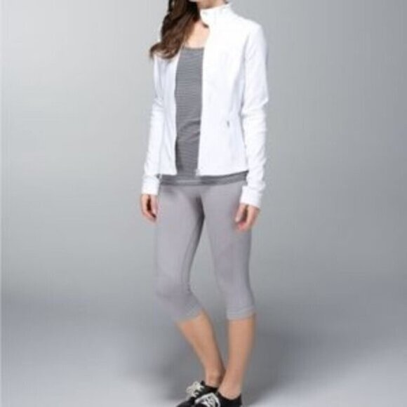 LULULEMON In The Flow Crop II Heathered Medium Grey Size 8 - Picture 2 of 13